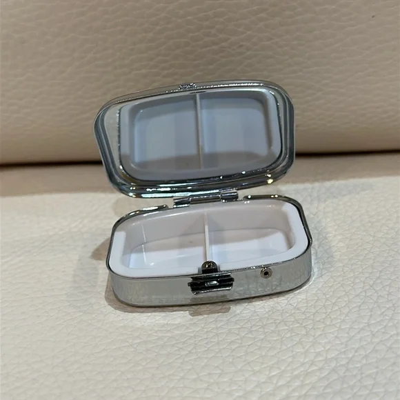 NIB 1pc Retro Vintage Iris Impressionism Pill /Small Jewelry Box - Picture 3 of 10